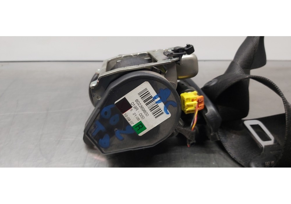 Recambio de cinturon seguridad trasero derecho para mercedes clase a (w169) a 200 cdi a-edition referencia OEM IAM A1698605885  
