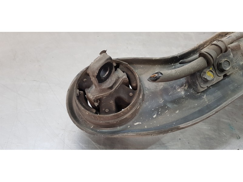 Recambio de mangueta trasera derecha para hyundai tucson klass 2wd referencia OEM IAM 52720D7000  