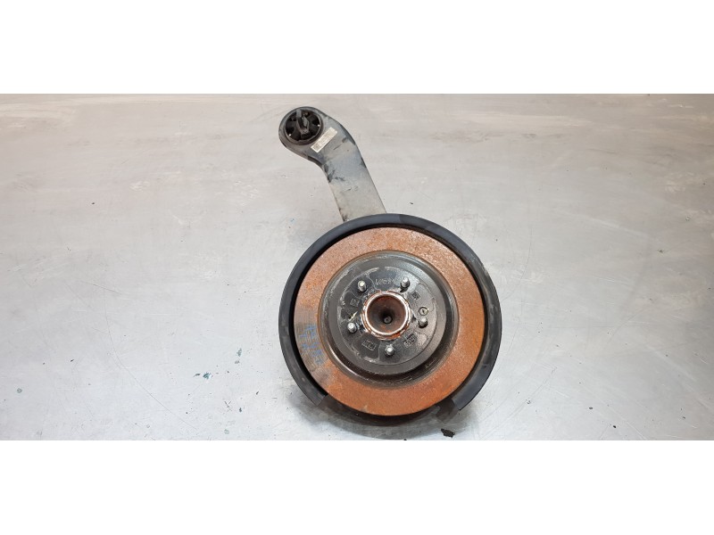 Recambio de mangueta trasera derecha para hyundai tucson klass 2wd referencia OEM IAM 52720D7000  