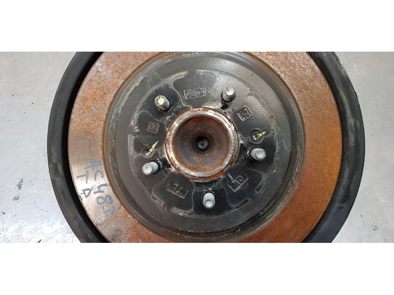 Recambio de mangueta trasera derecha para hyundai tucson klass 2wd referencia OEM IAM 52720D7000  