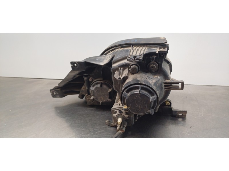 Recambio de faro derecho para hyundai terracan (hp) 2.9 crdi gl referencia OEM IAM 92104H1021  