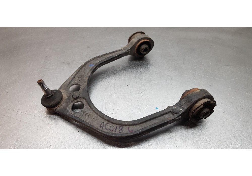 Recambio de brazo suspension superior delantero izquierdo para chrysler 300 c touring 3.0 crd referencia OEM IAM 4782665AB  