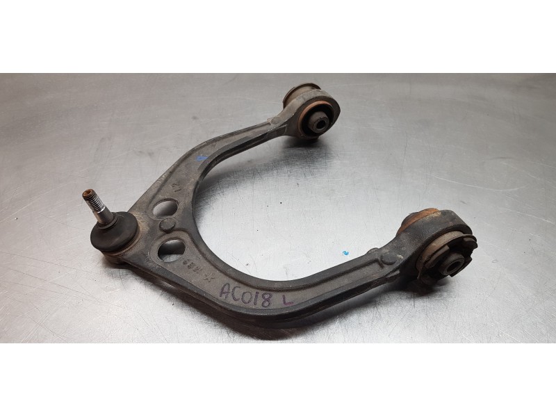 Recambio de brazo suspension superior delantero izquierdo para chrysler 300 c touring 3.0 crd referencia OEM IAM 4782665AB  