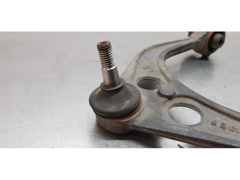 Recambio de brazo suspension superior delantero izquierdo para chrysler 300 c touring 3.0 crd referencia OEM IAM 4782665AB  