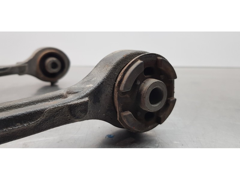 Recambio de brazo suspension superior delantero izquierdo para chrysler 300 c touring 3.0 crd referencia OEM IAM 4782665AB  