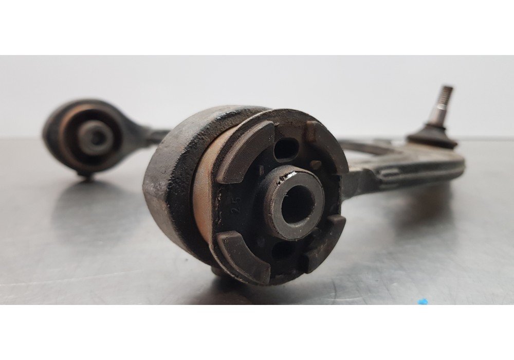 Recambio de brazo suspension superior delantero izquierdo para chrysler 300 c touring 3.0 crd referencia OEM IAM 4782665AB  