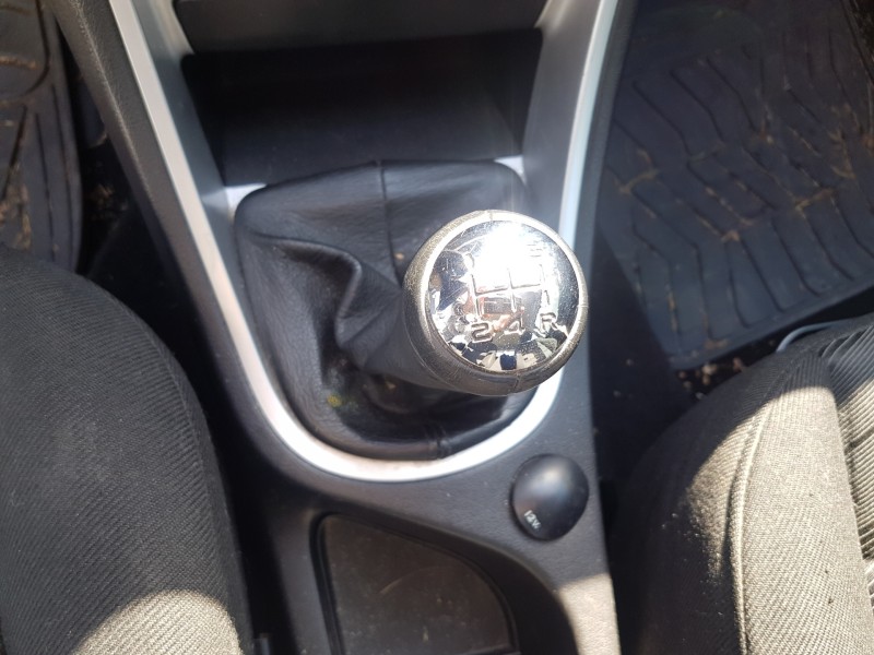 peugeot 307 berlina (s2) del año 2008