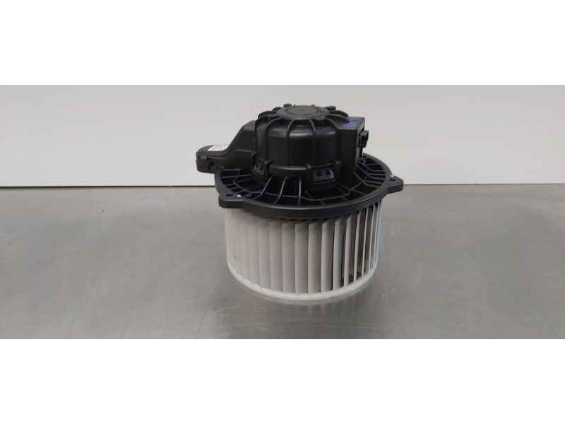 Recambio de motor calefaccion para hyundai tucson klass 2wd referencia OEM IAM 97113D7000  