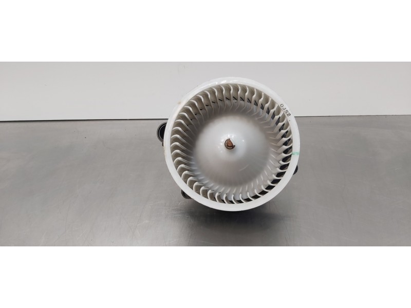 Recambio de motor calefaccion para hyundai tucson klass 2wd referencia OEM IAM 97113D7000  