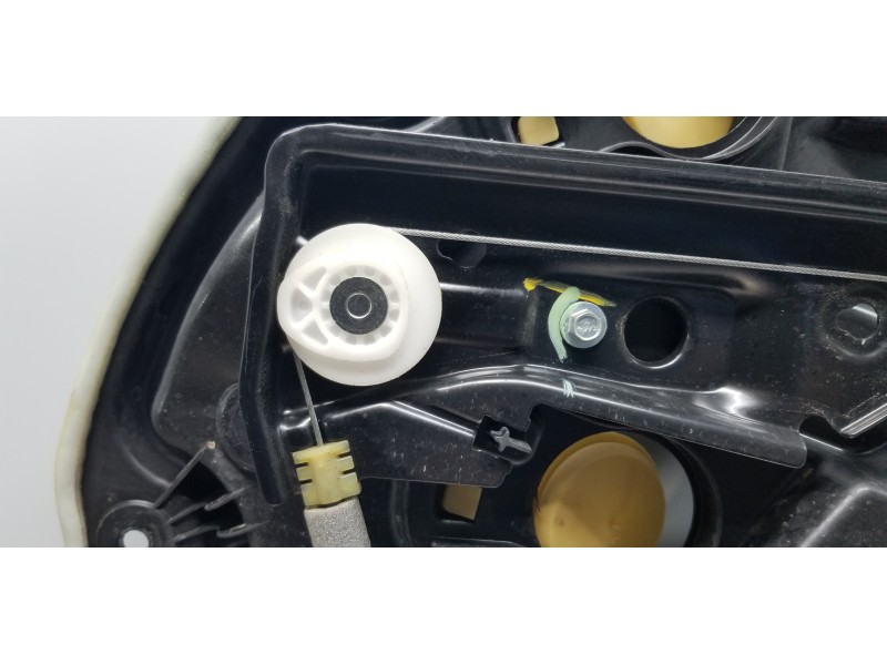 Recambio de elevalunas trasero derecho para jeep compass ii longitude 4x4 referencia OEM IAM 68292132AA 68242305AA 68292086AA