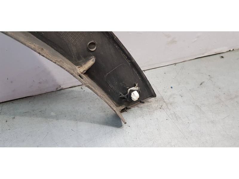 Recambio de aletin trasero izquierdo para ssangyong korando crystal 4x2 referencia OEM IAM 7953034000  