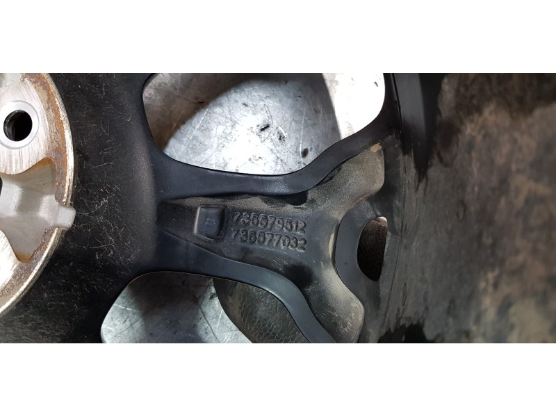 Recambio de llanta para fiat 500l wagon (351) lounge referencia OEM IAM 735579512  