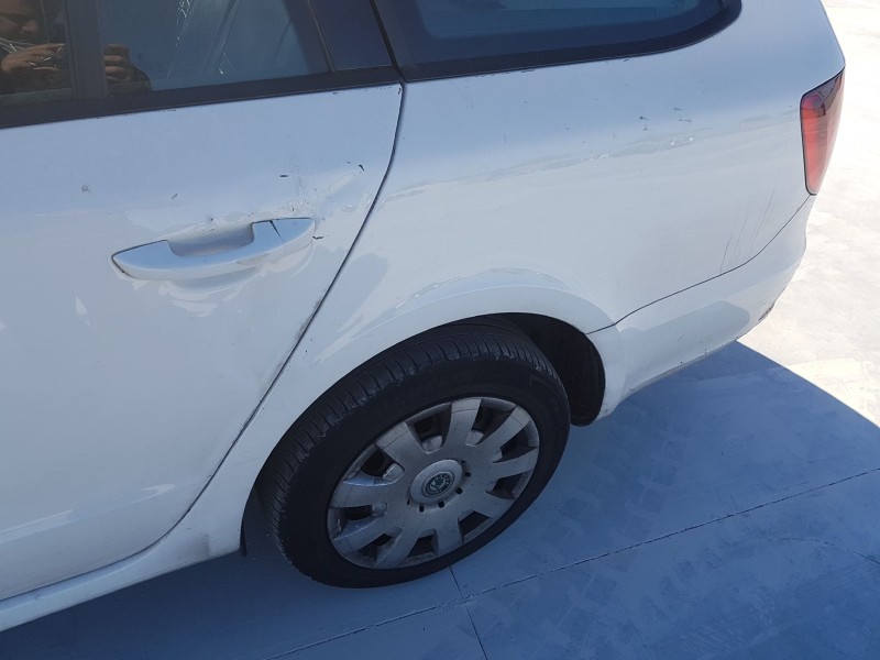 skoda superb combi (3t5) del año 2009