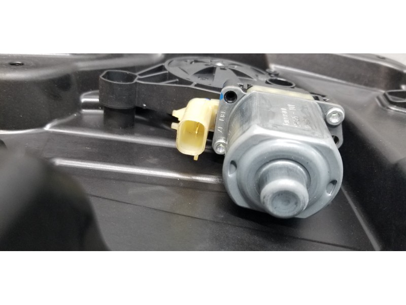 Recambio de elevalunas trasero derecho para jeep compass ii longitude 4x4 referencia OEM IAM 68292132AA 68242305AA 68292086AA