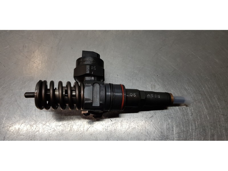 Recambio de inyector para seat alhambra (7v9) stella referencia OEM IAM 038130073AC   Recambio de inyector para seat alhambra (7v9) stella referencia OEM IAM 038130073AC