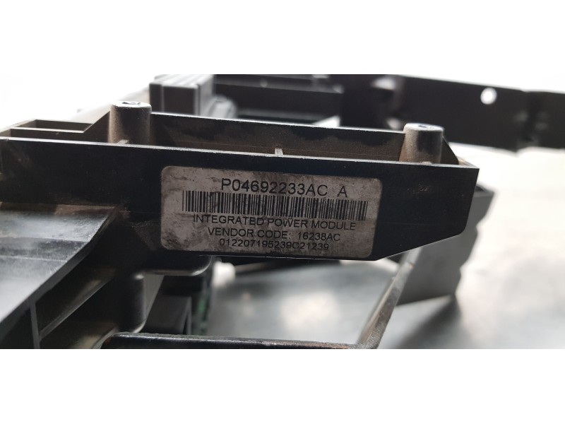 Recambio de caja reles / fusibles para chrysler 300 c touring 3.0 crd referencia OEM IAM P04692233AC   Recambio de caja reles / fusibles para chrysler 300 c touring 3.0 crd referencia OEM IAM P04692233AC