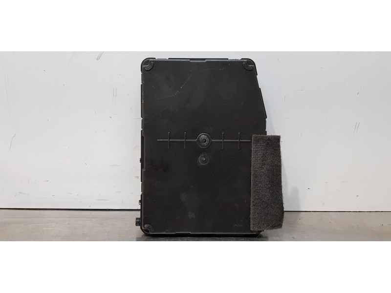 Recambio de caja reles / fusibles para renault megane ii classic berlina confort authentique referencia OEM IAM 8200309690   Recambio de caja reles / fusibles para renault megane ii classic berlina confort authentique referencia OEM IAM 8200309690