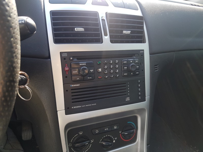 peugeot 307 berlina (s2) del año 2008