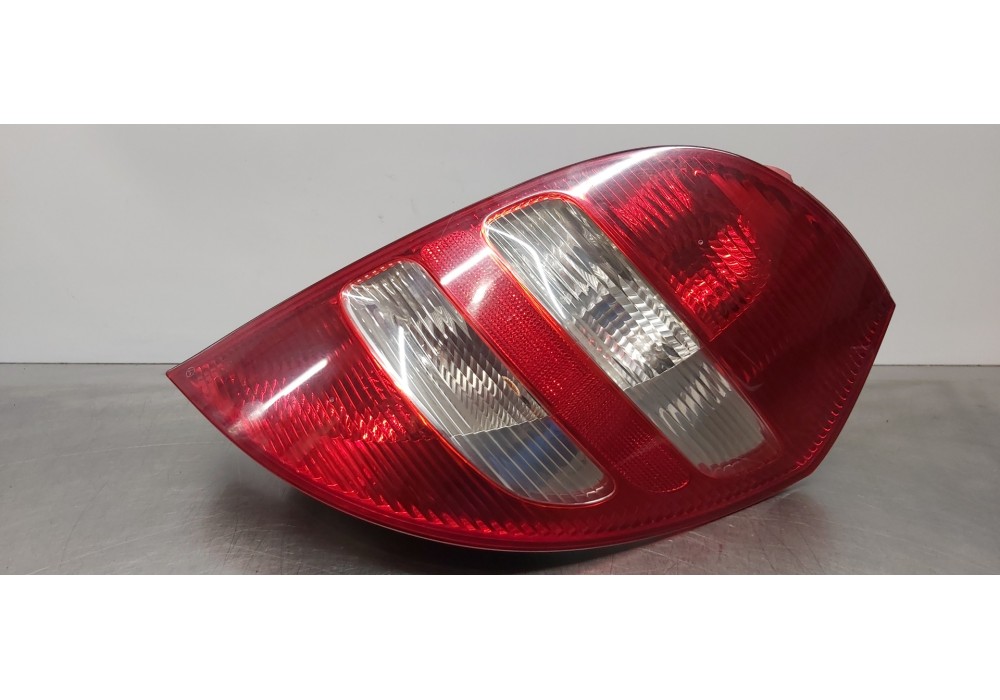 Recambio de piloto trasero derecho para mercedes clase a (w169) a 200 cdi a-edition referencia OEM IAM 1698200464  