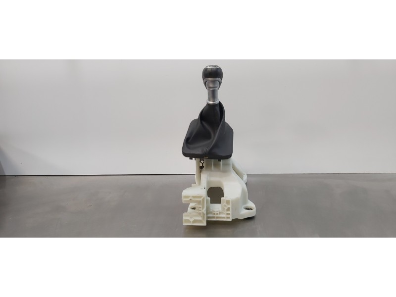 Recambio de palanca cambio para hyundai tucson klass 2wd referencia OEM IAM 43700D7280TRY  