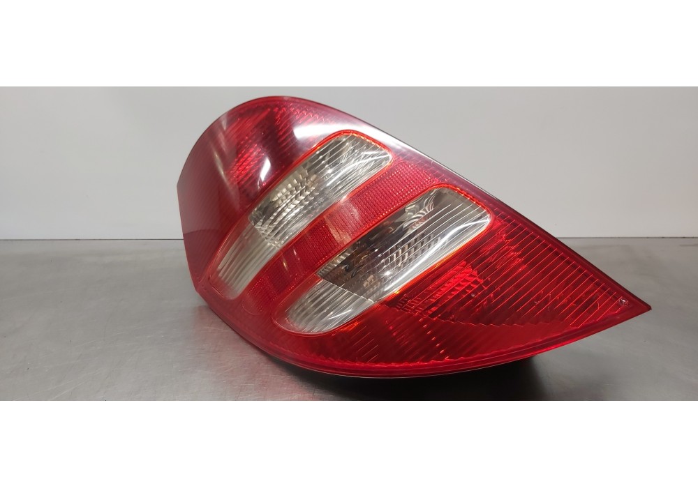 Recambio de piloto trasero izquierdo para mercedes clase a (w169) a 200 cdi a-edition referencia OEM IAM 1698200364  