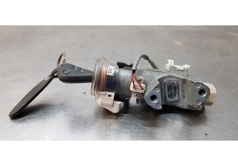 Recambio de antirrobo para subaru legacy familiar/outback b13 (bp) 2.0 d outback classic referencia OEM IAM 88215AG000   Recambio de antirrobo para subaru legacy familiar/outback b13 (bp) 2.0 d outback classic referencia OEM IAM 88215AG000