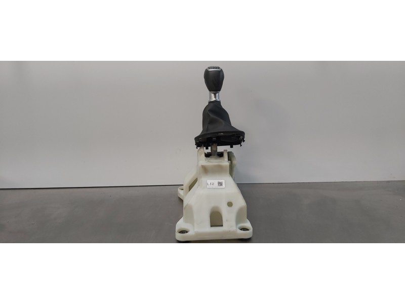 Recambio de palanca cambio para hyundai tucson klass 2wd referencia OEM IAM 43700D7280TRY  