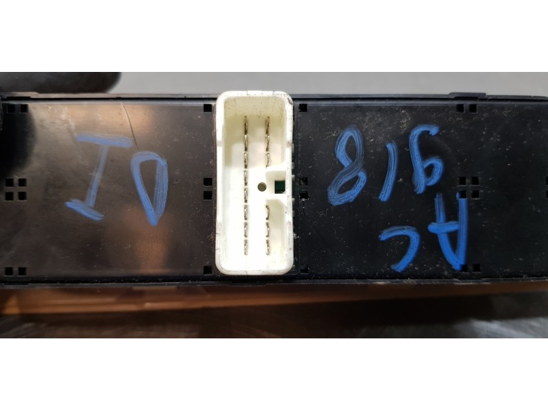 Recambio de mando elevalunas delantero izquierdo para hyundai terracan (hp) 2.9 crdi gl referencia OEM IAM 93501H1120TN   Recambio de mando elevalunas delantero izquierdo para hyundai terracan (hp) 2.9 crdi gl referencia OEM IAM 93501H1120TN