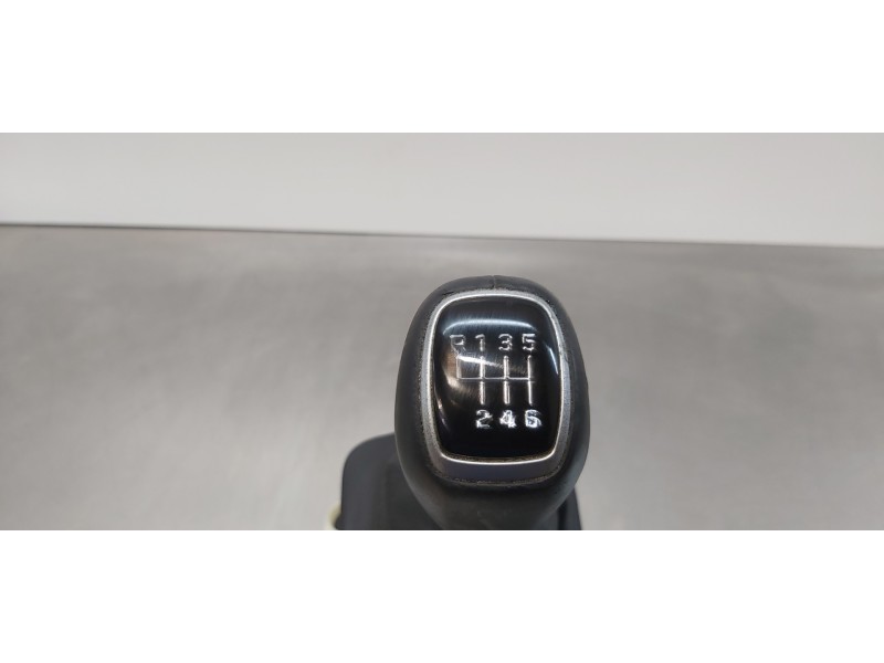 Recambio de palanca cambio para hyundai tucson klass 2wd referencia OEM IAM 43700D7280TRY  