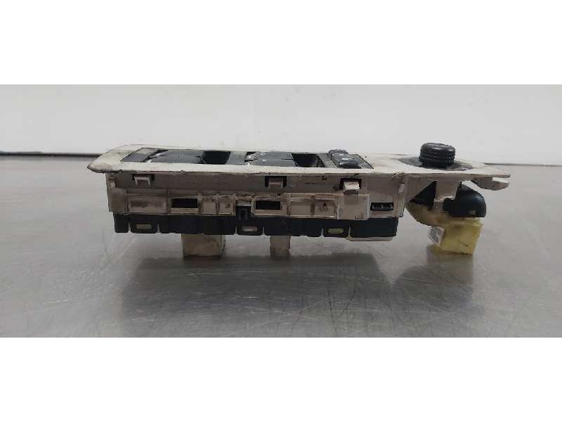 Recambio de mando elevalunas delantero izquierdo para chrysler 300 c touring 3.0 crd referencia OEM IAM 04602781AA  