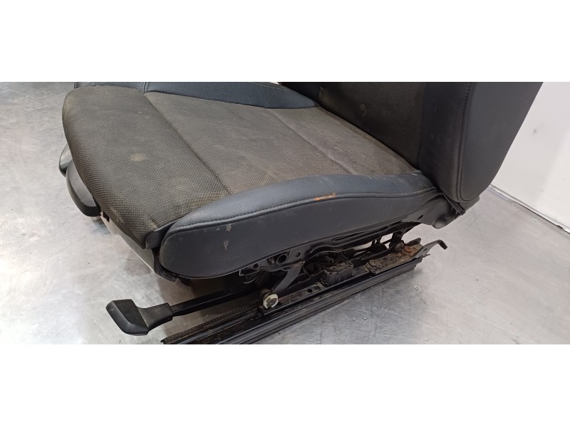 Recambio de juego asientos completo para bmw serie 1 berlina (e81/e87) 116d referencia OEM IAM 52107139031 52106982919 