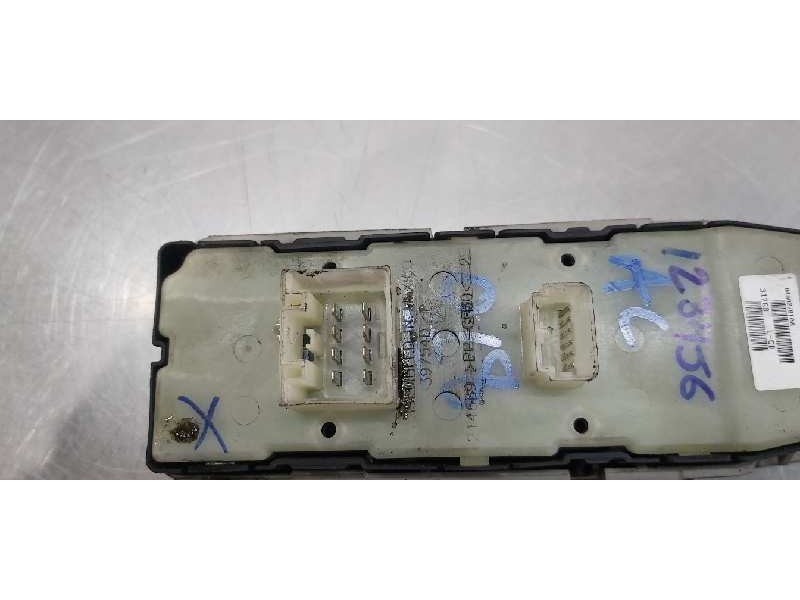 Recambio de mando elevalunas delantero izquierdo para chrysler 300 c touring 3.0 crd referencia OEM IAM 04602781AA  