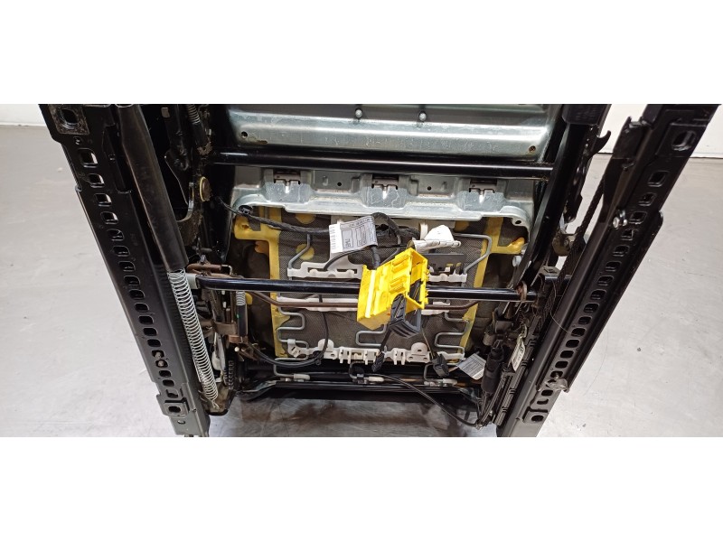 Recambio de juego asientos completo para bmw serie 1 berlina (e81/e87) 116d referencia OEM IAM 52107139031 52106982919 