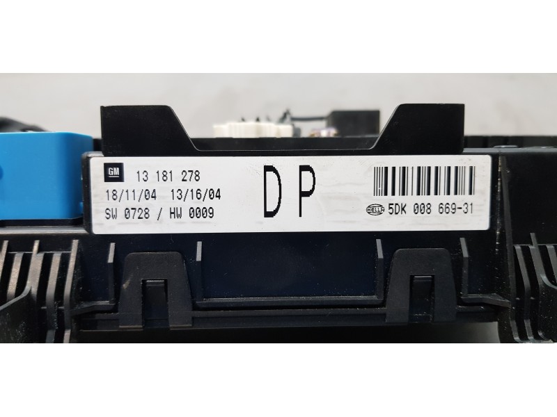 Recambio de caja reles / fusibles para opel astra h berlina enjoy referencia OEM IAM 13181278  