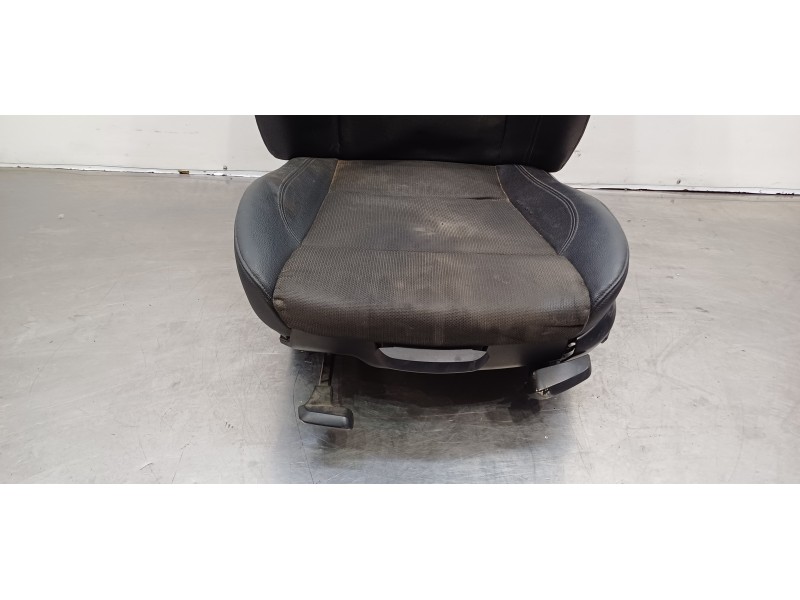 Recambio de juego asientos completo para bmw serie 1 berlina (e81/e87) 116d referencia OEM IAM 52107139031 52106982919 