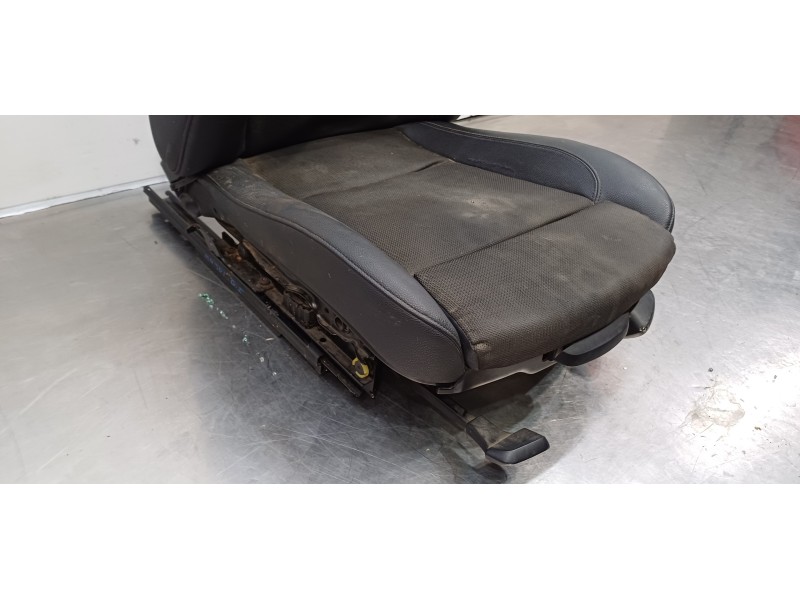 Recambio de juego asientos completo para bmw serie 1 berlina (e81/e87) 116d referencia OEM IAM 52107139031 52106982919 
