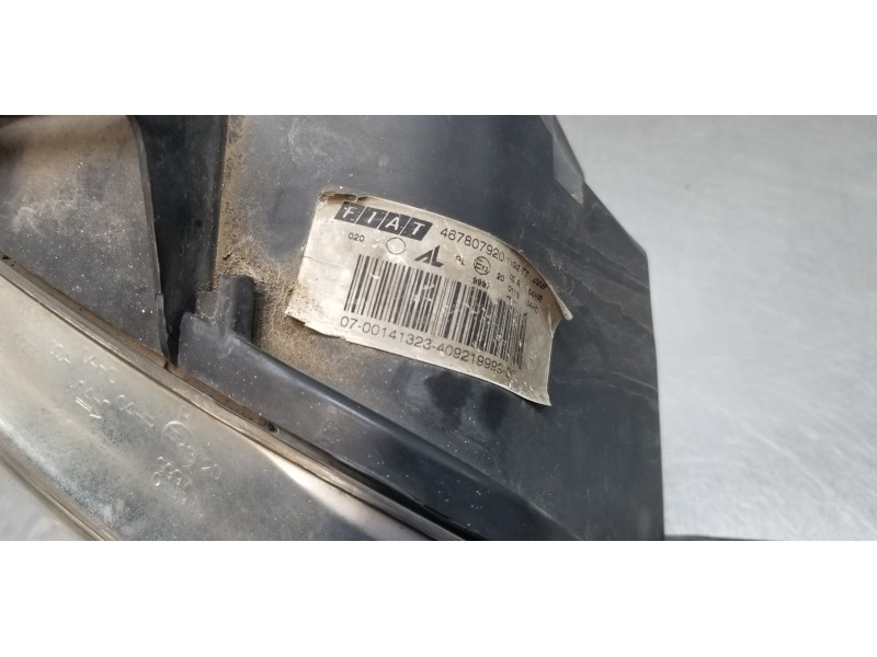 Recambio de faro derecho para fiat stilo (192) 1.9 jtd / 1.9 jtd 115 active referencia OEM IAM 46780792  