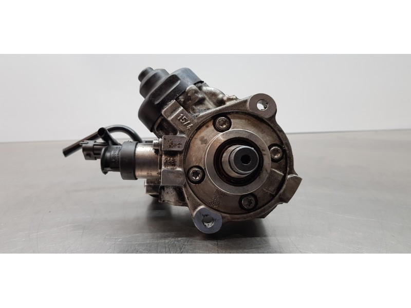 Recambio de bomba inyeccion para hyundai tucson style 4wd referencia OEM IAM 331002F600 0445010598 