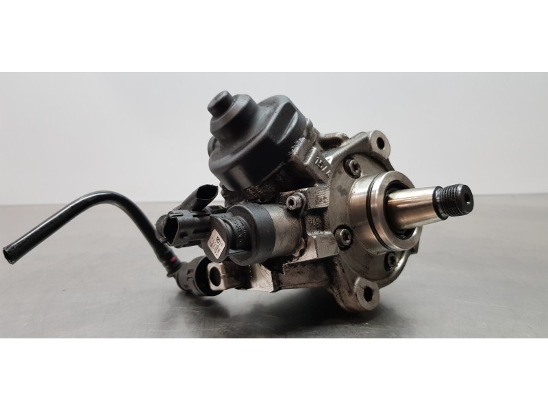 Recambio de bomba inyeccion para hyundai tucson style 4wd referencia OEM IAM 331002F600 0445010598 