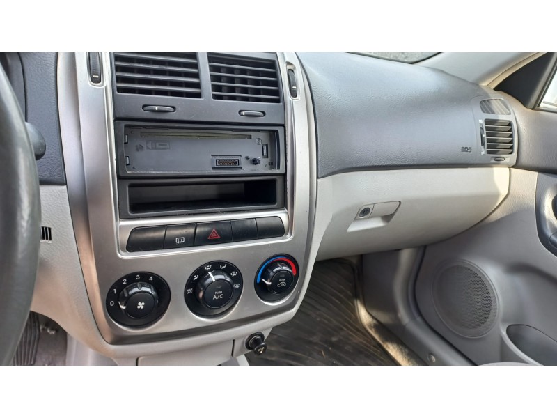 kia cerato del año 2005