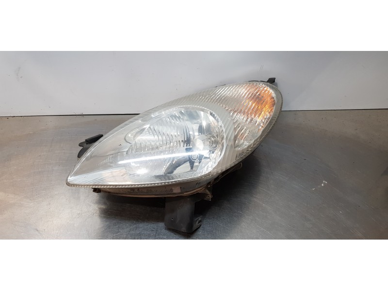 Recambio de faro izquierdo para citroen xsara picasso 2.0 hdi referencia OEM IAM 9631495180   Recambio de faro izquierdo para citroen xsara picasso 2.0 hdi referencia OEM IAM 9631495180