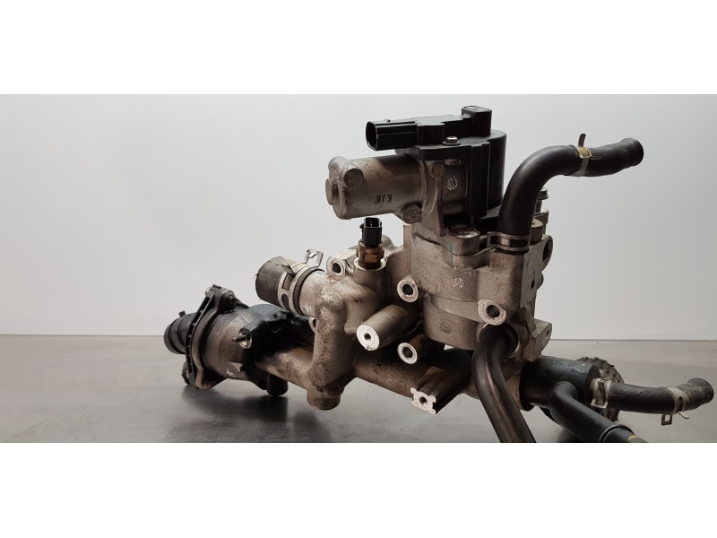 Recambio de valvula egr para hyundai tucson style 4wd referencia OEM IAM 284102F600  