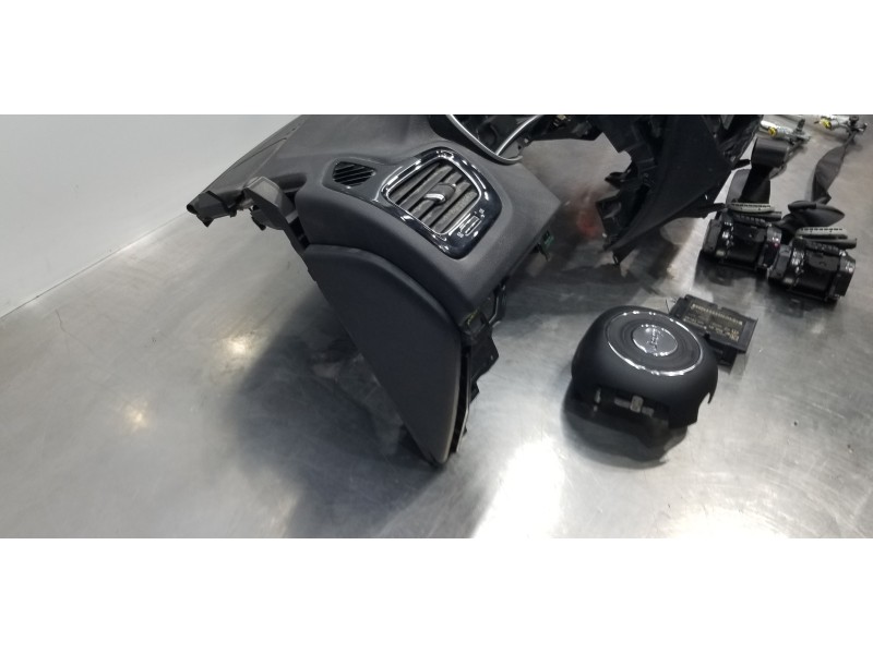 Recambio de kit airbag para jeep compass ii longitude 4x4 referencia OEM IAM 5UT07DX9AC 6KU70DX9AF 00532242680