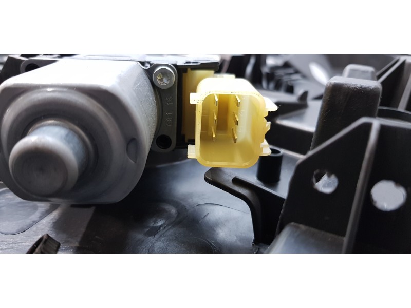 Recambio de elevalunas delantero izquierdo para ford fiesta (ccn) trend referencia OEM IAM C1BBA045H17AB   Recambio de elevalunas delantero izquierdo para ford fiesta (ccn) trend referencia OEM IAM C1BBA045H17AB