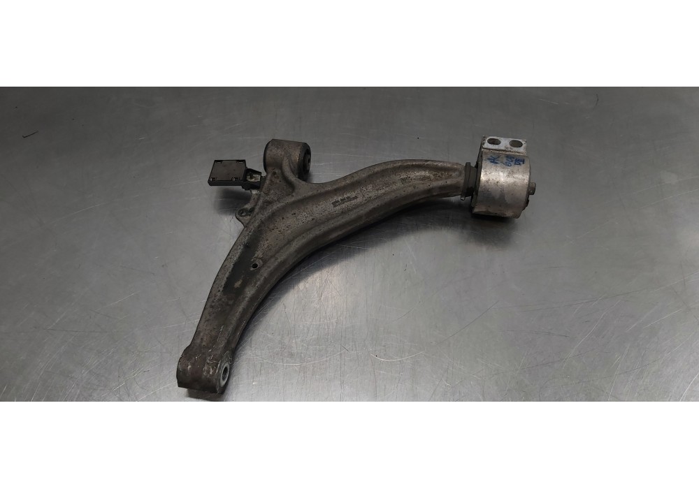 Recambio de brazo suspension inferior delantero izquierdo para opel astra j gtc sportive referencia OEM IAM 13371818  