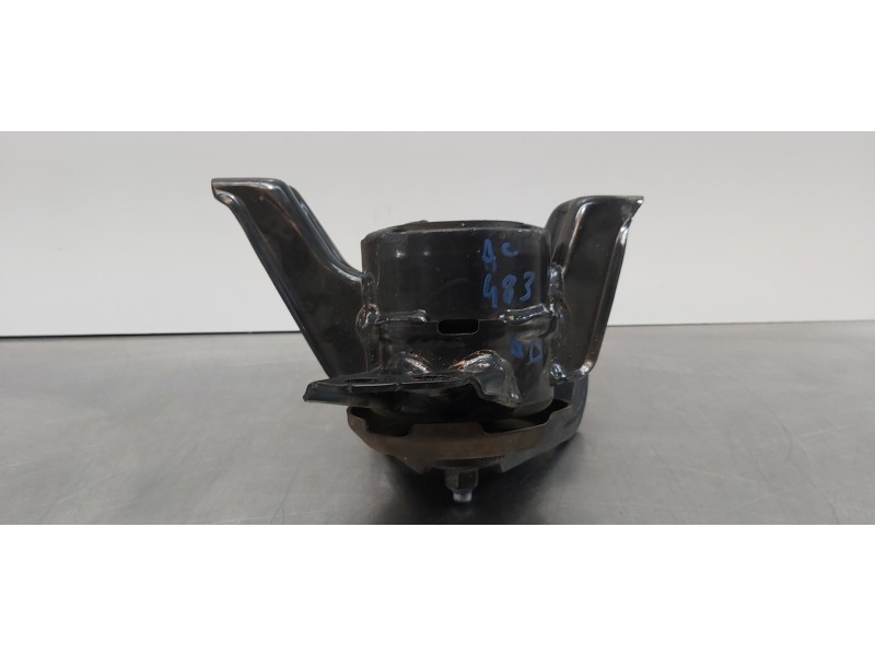 Recambio de soporte motor derecho para hyundai tucson klass 2wd referencia OEM IAM 21810D3200  