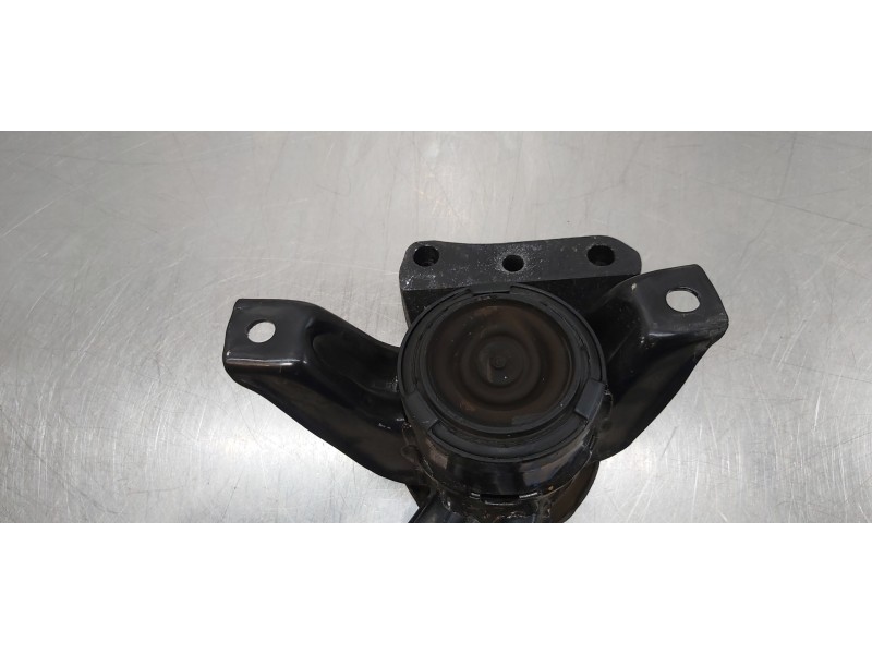 Recambio de soporte motor derecho para hyundai tucson klass 2wd referencia OEM IAM 21810D3200  