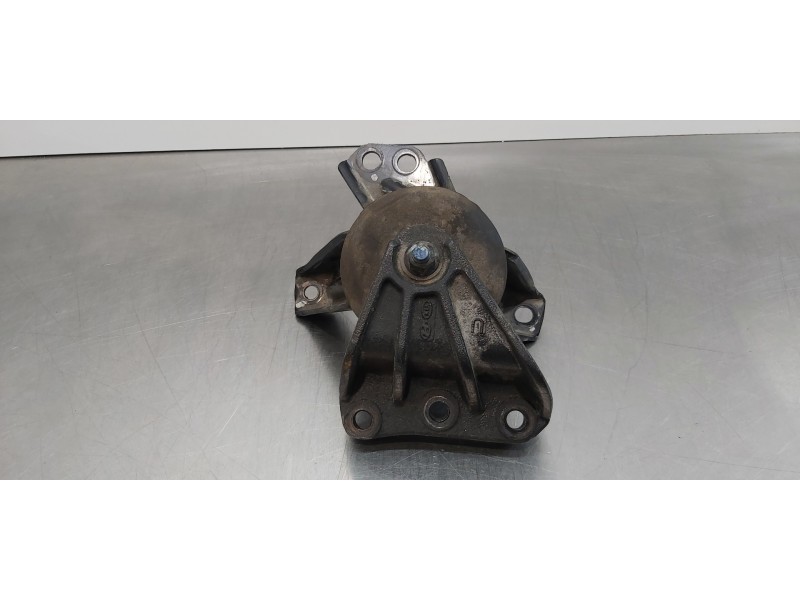 Recambio de soporte motor derecho para hyundai tucson klass 2wd referencia OEM IAM 21810D3200  