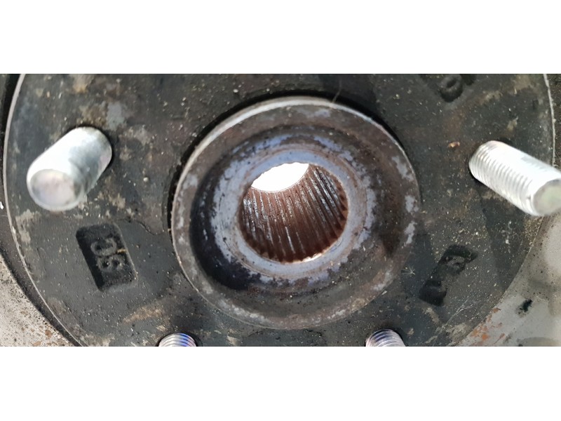 Recambio de mangueta delantera izquierda para hyundai ix35 style awd referencia OEM IAM 517152S000  