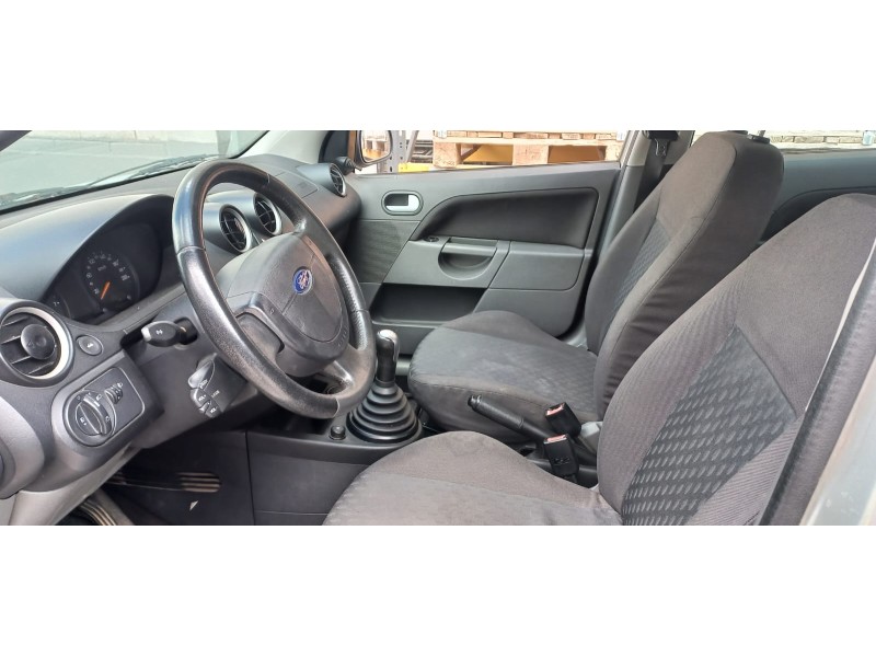 ford fiesta (cbk) del año 2002